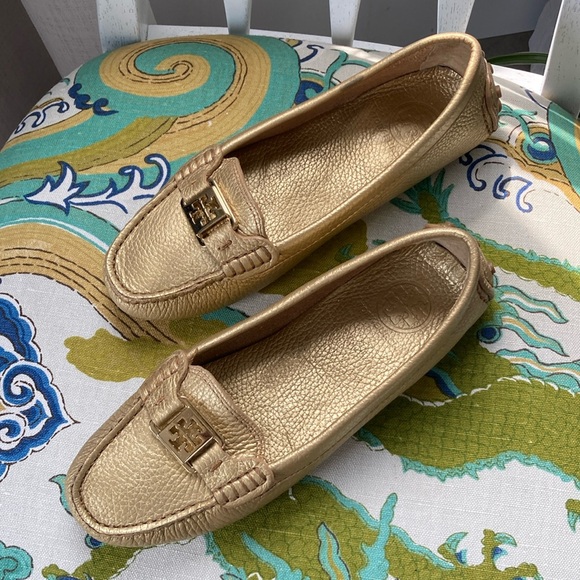 Tory Burch Gold Leather Driving Shoes Size 7.5 Excellent Condition - Picture 1 of 13
